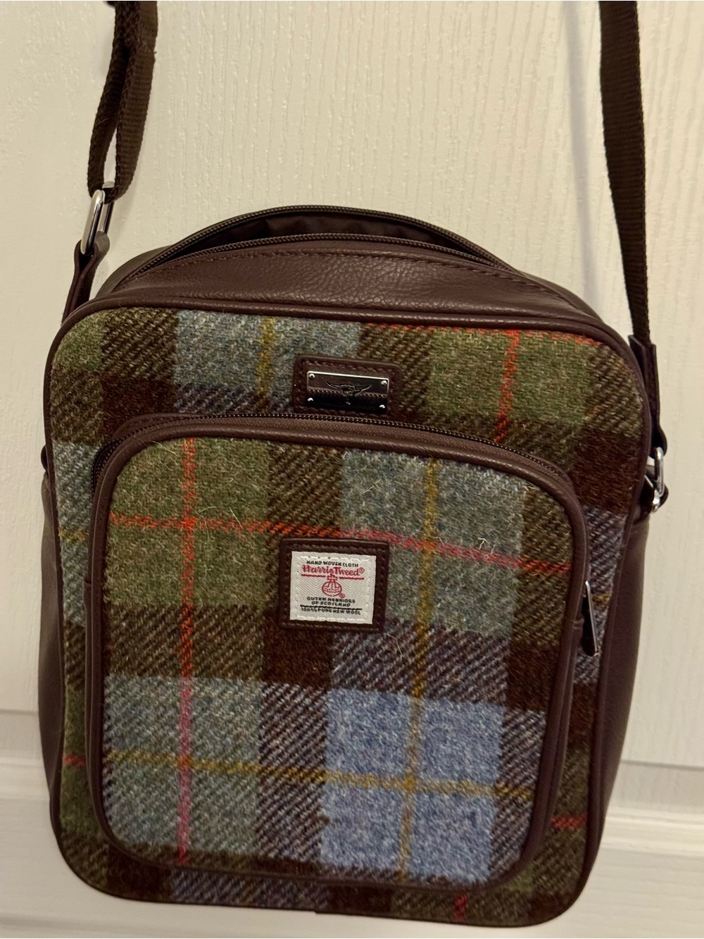 Glen Appin and Harris Tweed Plaid Crossbody Bag with Adjustable Strap - Picture 2 of 9